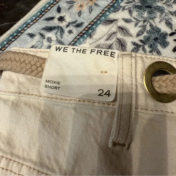 NWT We The Free Moxie Barrel Shorts White - Picture 6 of 7